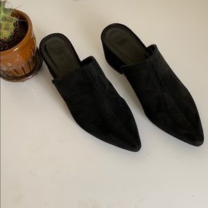 Black Mule slides